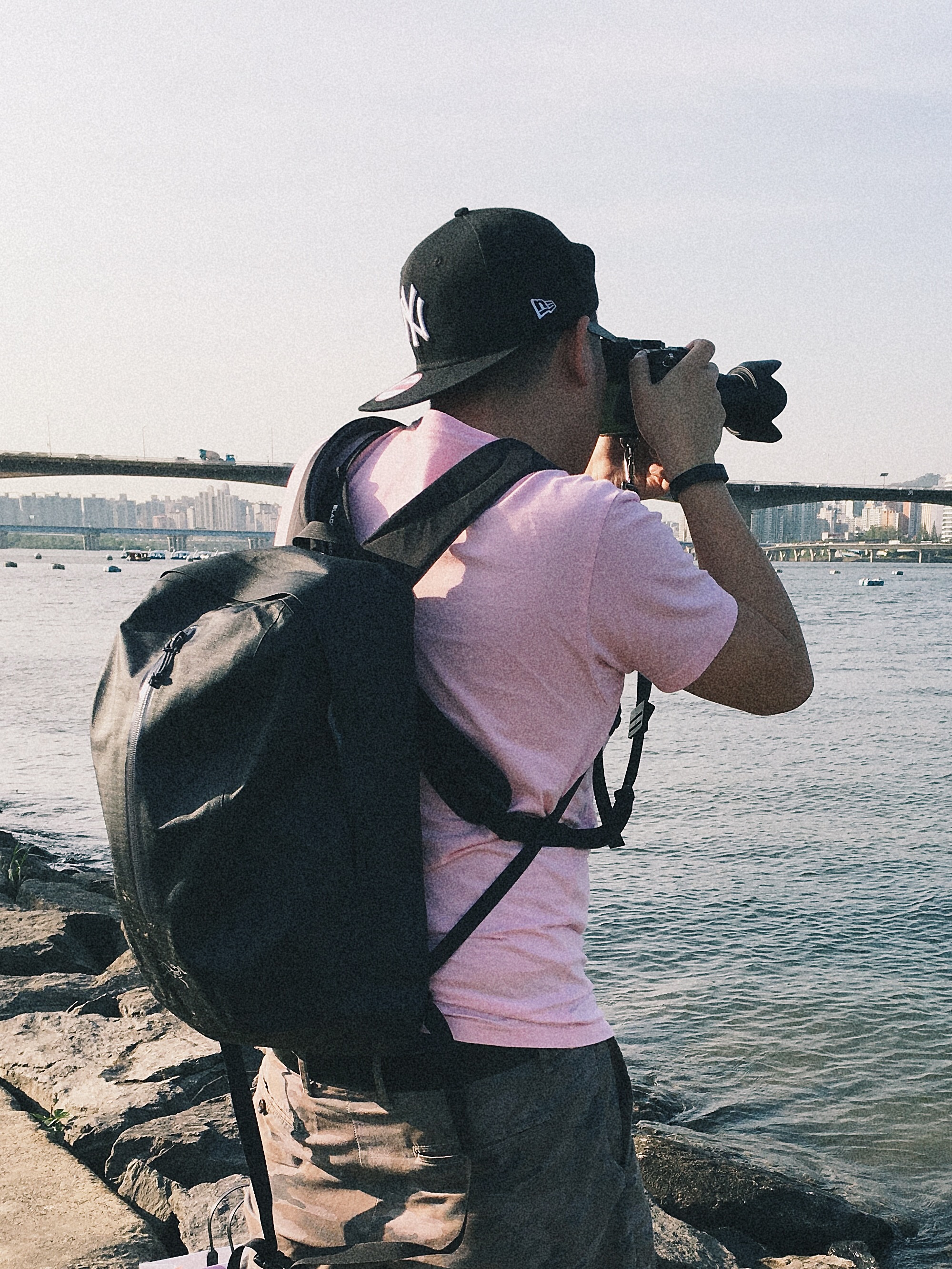 Sam Chan photographing the Han River in Seoul
